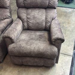 Pair Of Lazy Boy Recliners