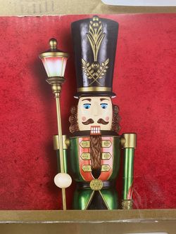 Nutcracker with LCD eyes