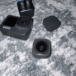 GoPro Hero 9 Black, Max Lens Mod, Extra Battery and Charger