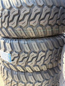 Maxtrek 35/12.50/17 mud terrain set of 4 new tires