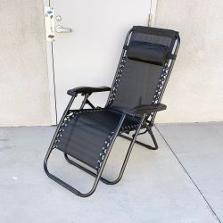 New In Box $40 Foldable Outdoor Patio Zero Gravity Recliner Lounge Chair, Adjustable Headrest, Textilene Mesh