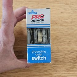 Vintage Leviton grounding quiet switch for a single outlet electrical #retrohome