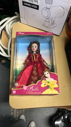 Collectible Disney dolls