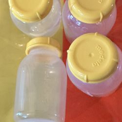 Medela Breast Milk Collection Storage Feeding Bottle w/Lid 4piece