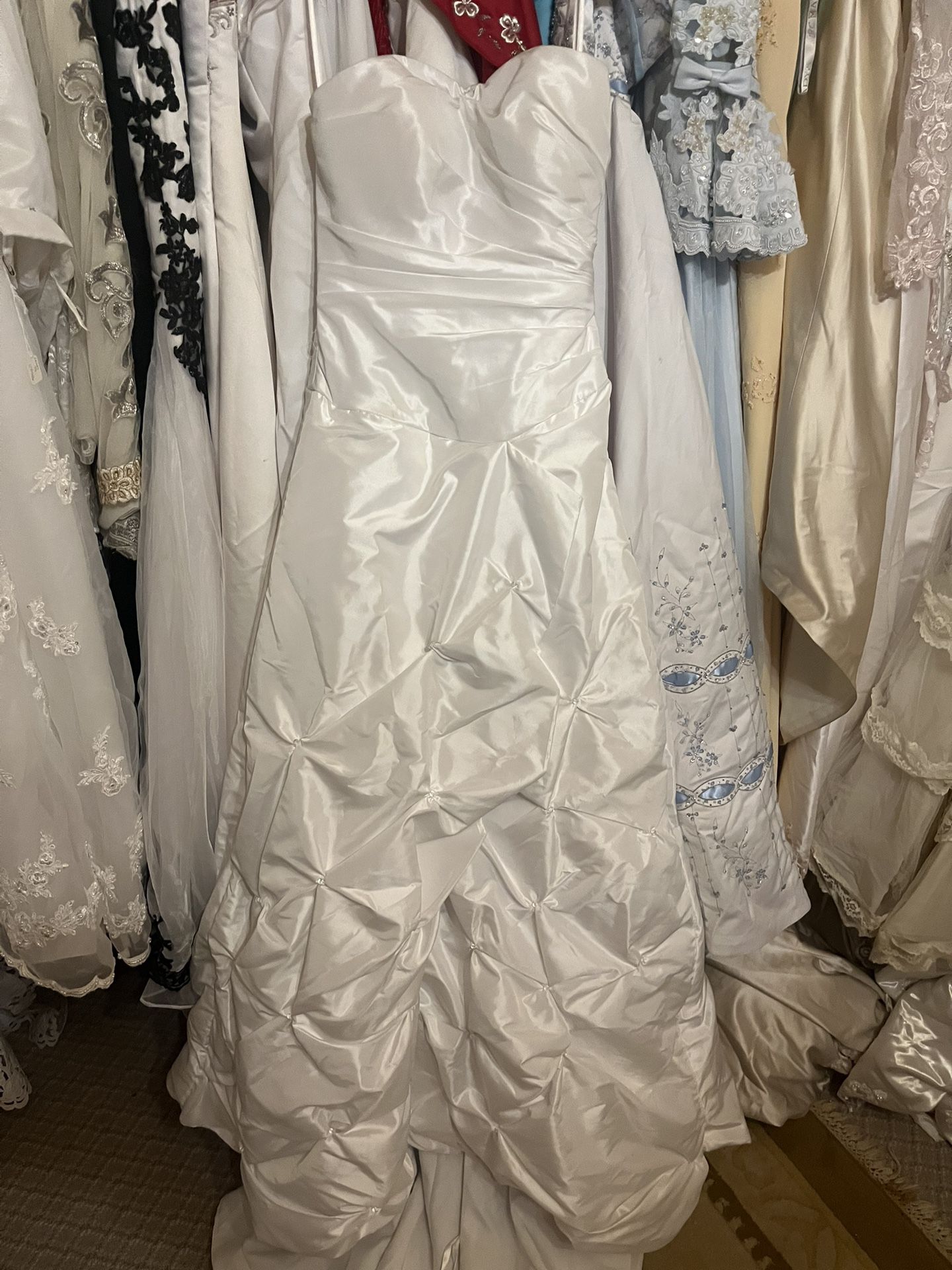 Size 6 Bridal Store Closeout 