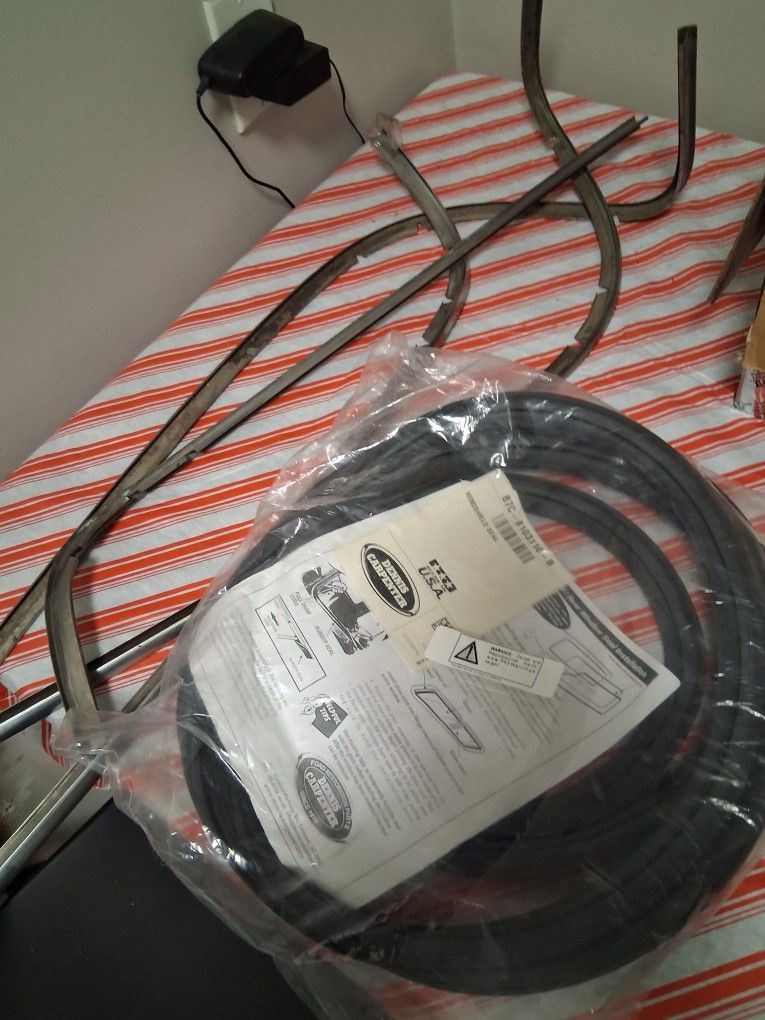 F100 Windshield  Gasket And Trim