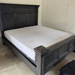 Bedset With Dresser