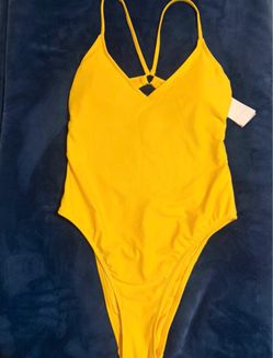 Shade & Shore Yellow One-Piece Swimsuit women’s size M 8-10