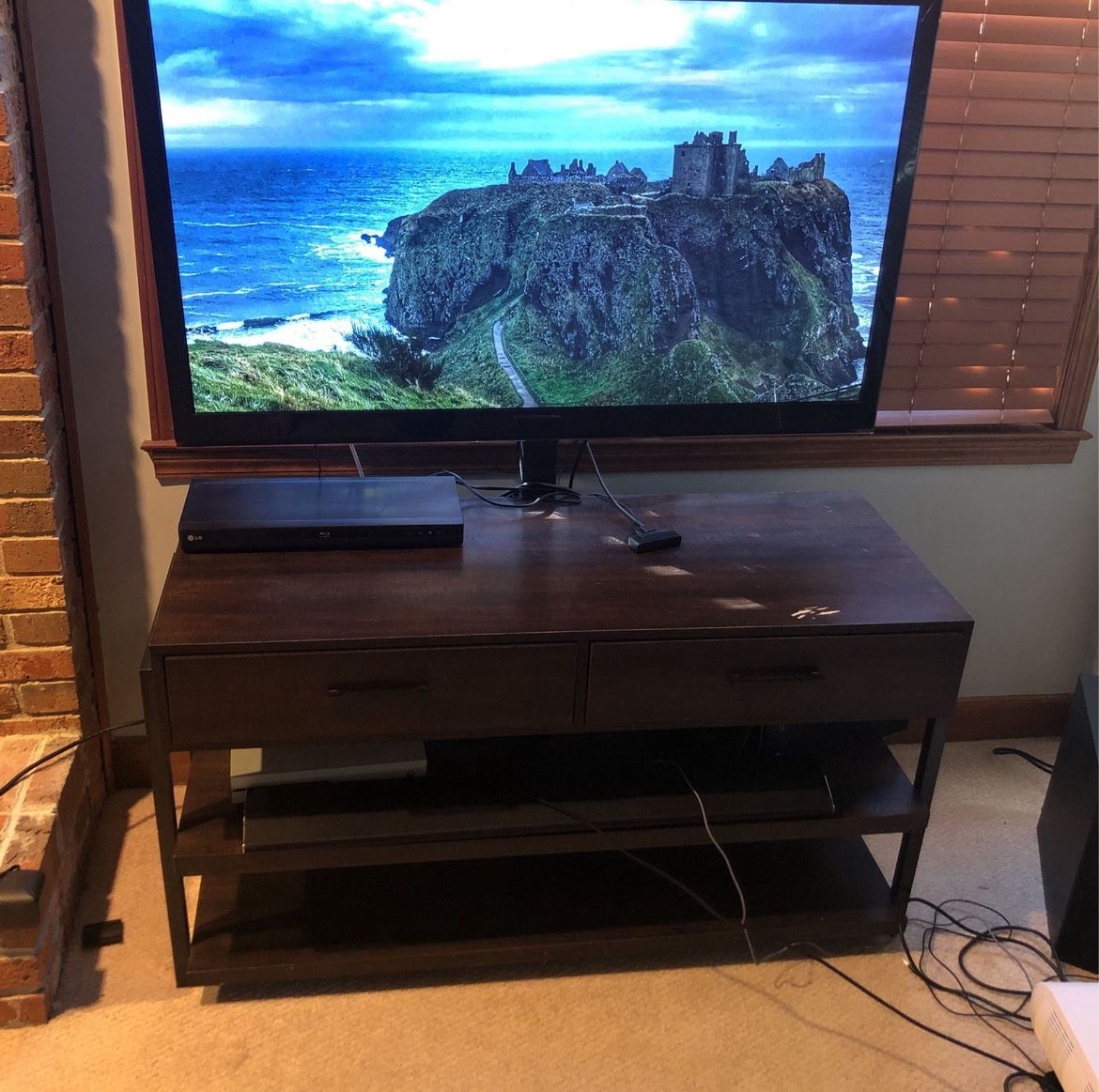 3D LG 47inch Tv With Tv Stand
