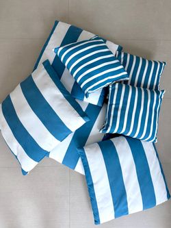 Outdoor cushions - Excellent condition . Asking price for each big one