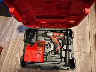 Milwaukee impact drill set