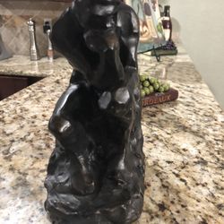 Black Statue Finger 