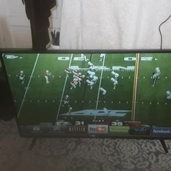 Vizio Smart TV 43" Inch Model: E43-C2 Remote Control Included 