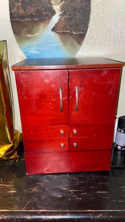 Jewelry box