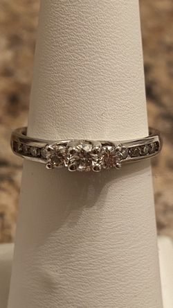 White gold diamond ring