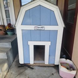 Tuff Shed Doghouse 