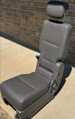 Honda Odyssey Middle Row Jump Seat (Removable)