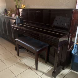 Dark Mahogany Wood Samick Upright Piano 