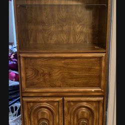 Vintage Wooden Bookcase/Cabinet/Secretary