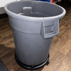 Trash Can With Wheel 