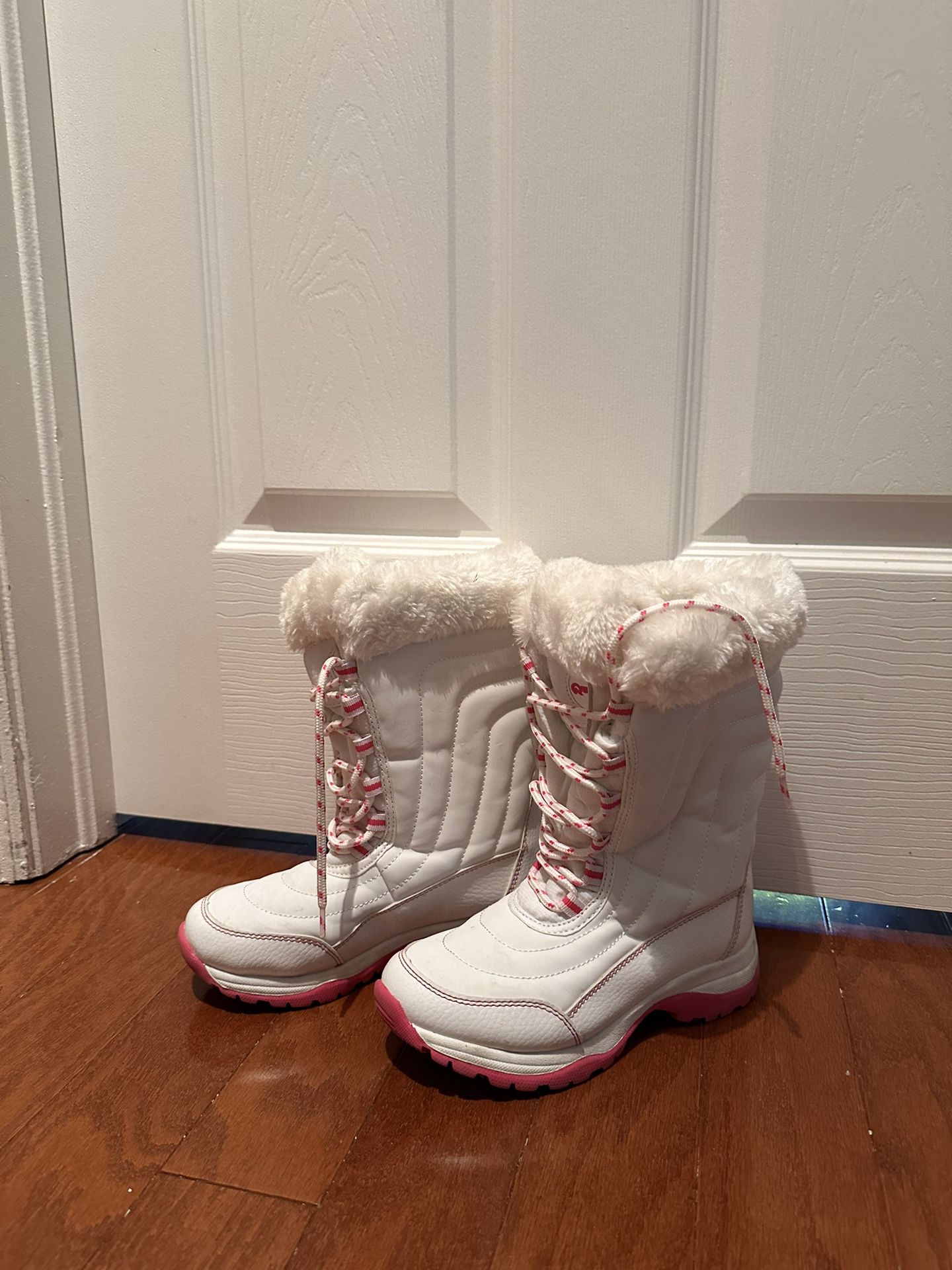 Quest Winter / Snow Boots. Size 1 Kids