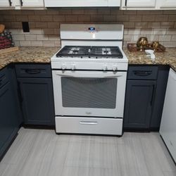 Stove Microwave And Dish Washed
