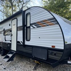 2021 Mint Condition RV 2 Bedrooms Sleeps 10