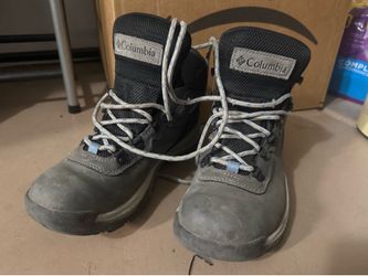 Worn Columbia Hiking Boots 9W