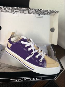 New in box Washington UW Huskies shoes size 9 women