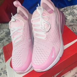 4.5Y Nike Air 270