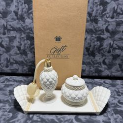 VINTAGE Elegant Vanity Porcelain & Faux Pearl Set ...NOS...1999..by Avon***