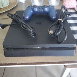 USED PS4 SLIM 1TB...WORKS..FAN A LITTLE LOUD REMOTE BARELY WORKS..TEST IT BEFORE YOU BUY IT..AVAILABLE FOR FAIR OFFERS...