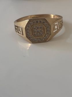 Gold 14kt ring size9
