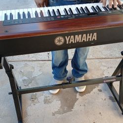 YAMAHA P-120 Electric Piano/Keyboard 