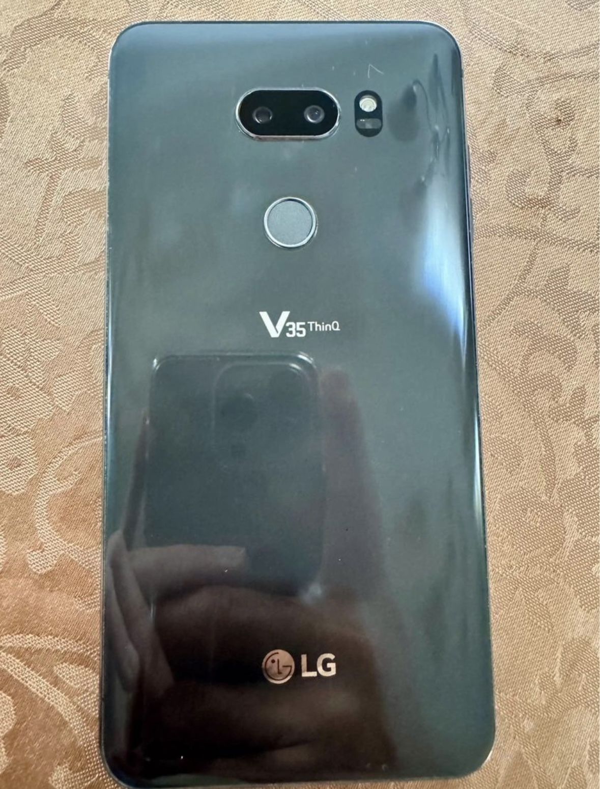 LG V35 ThinQ Unlocked 100$ OBO