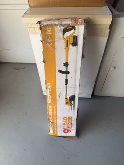 Four-in-one wireless lawnmower uses Dewalt battery no battery