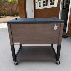 Permasteel Rolling Beverage Cooler 