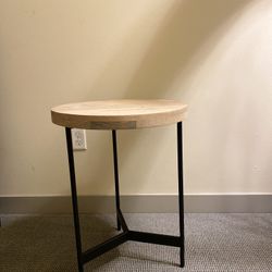 Reclaimed Wood With Metal Leg End Table