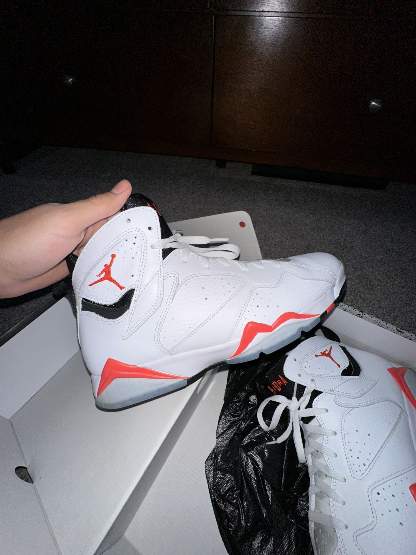 Air Jordan Retro 'White Infrared'