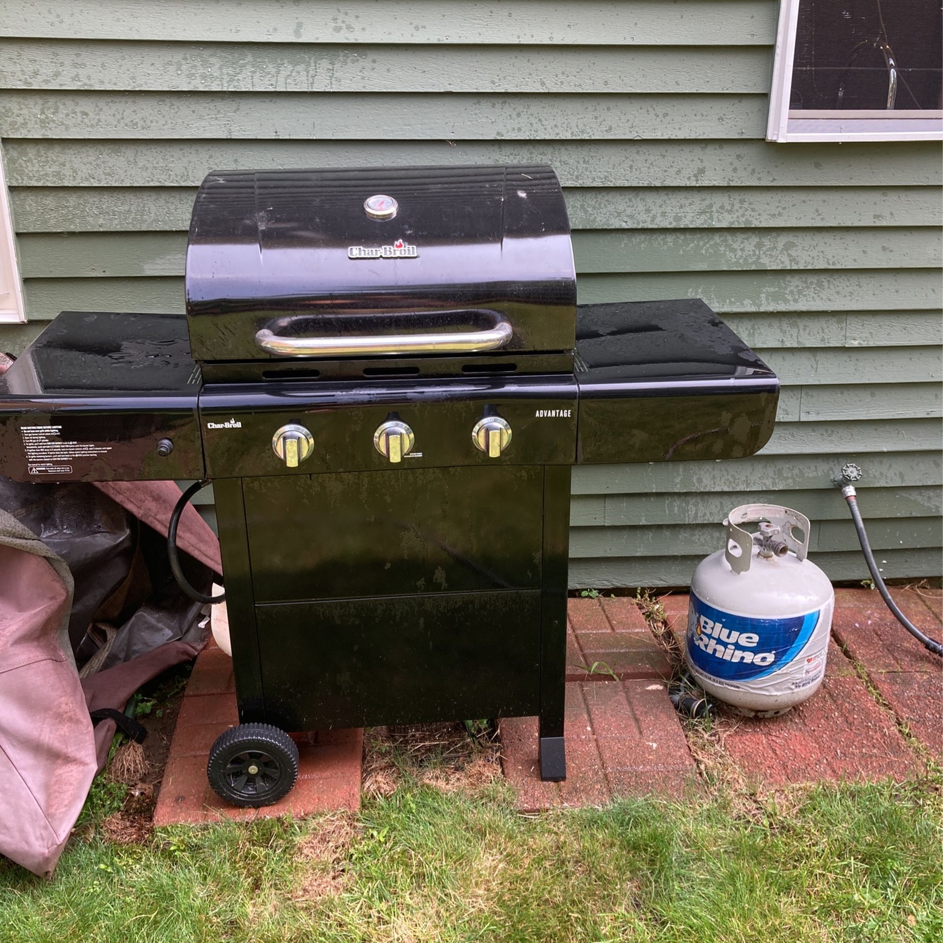 Almost New Charboil Advantage Gas Grill With Tools, Cover And Cylindere