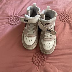 Tenis Nike Size 12 Buenas Condición 