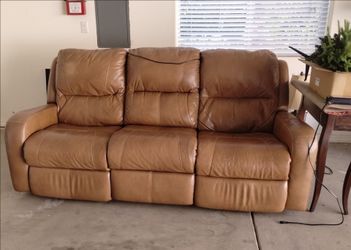 Needs to Go ASAP!!  Super Comfy! Electric