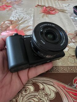 Sony ZV-E10 Mirrorless Camera with 16-50mm Lens