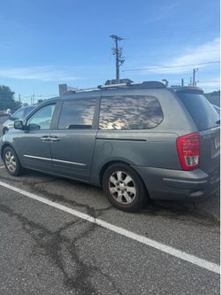 2007 Hyundai Entourage