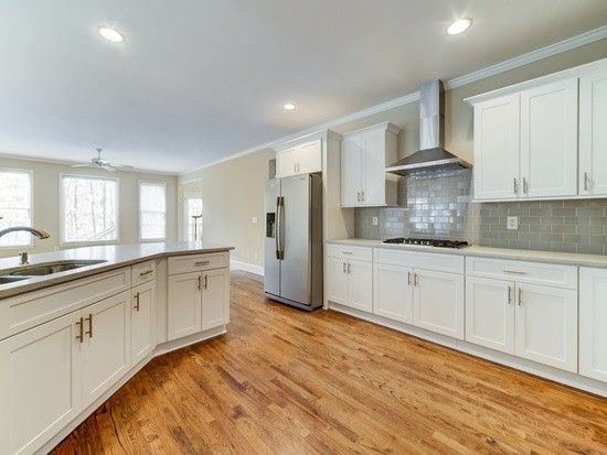 White shaker cabinets for Sale in Panama City, FL - OfferUp