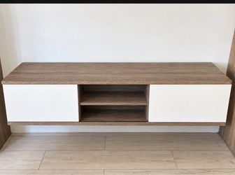 Modern Floating TV Stand / Mueble de TV flotante moderno