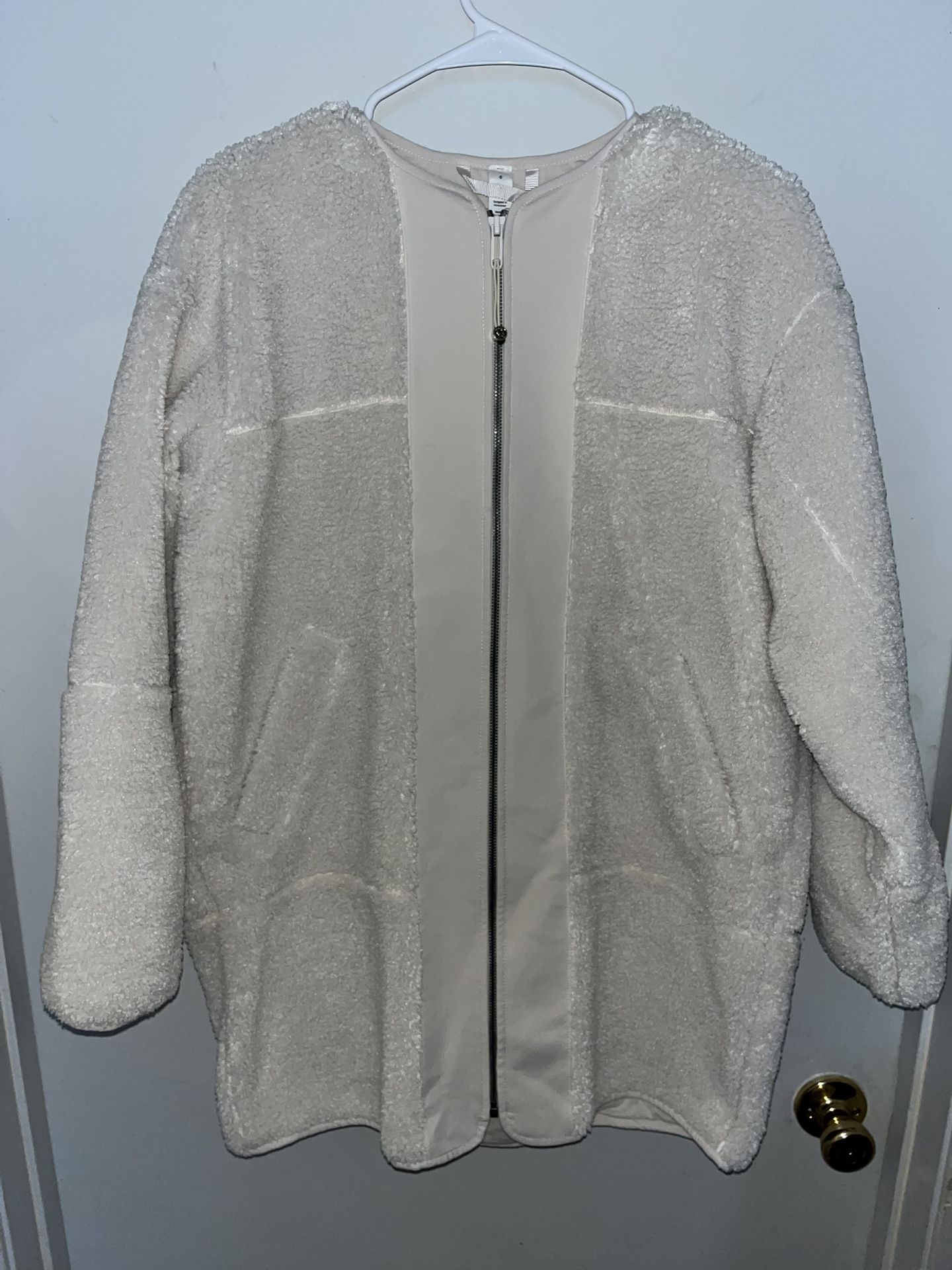 Sz 6 Woman’s Lululemon Sherpa Long Jacket