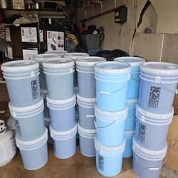 Hola tengo Javon Para lavar Ropa y Para lavar trastes para mas information #(contact info removed)