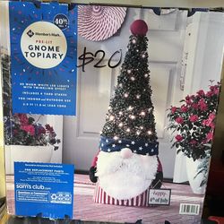 Member's Mark 40" Pre-Lit Holiday Americana Gnome - 4th of July