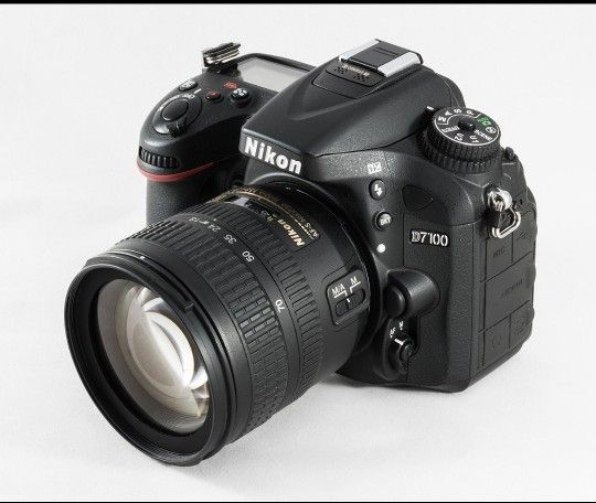 Nikon D7100 With 1.8 Lense